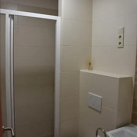 Metropol Panzio ديبريتْسين