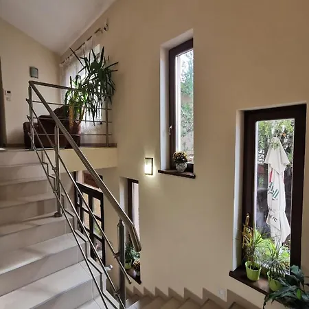بيت ضيافة Metropol Panzio *