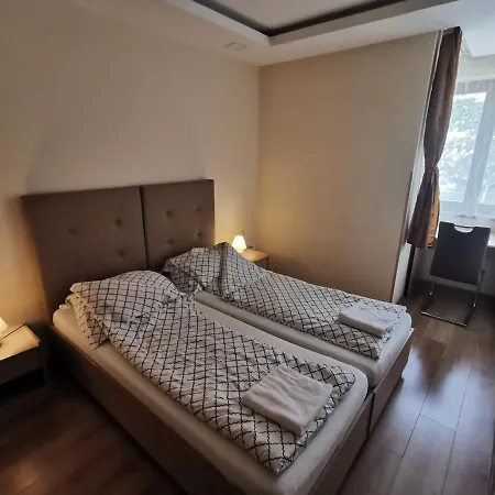 بيت ضيافة Metropol Panzio