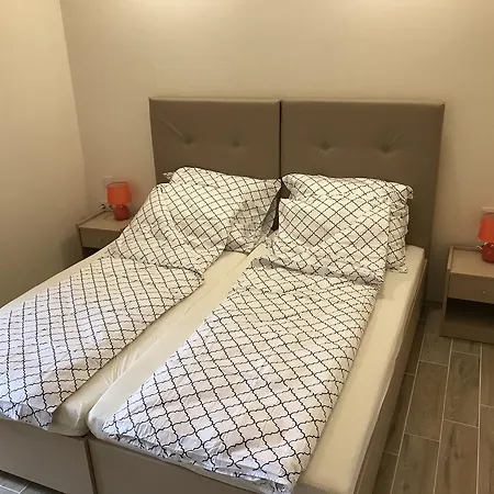 Metropol Panzio بيت ضيافة ديبريتْسين