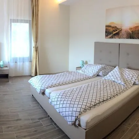 Metropol Panzio بيت ضيافة ديبريتْسين