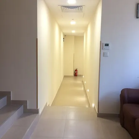 بيت ضيافة Metropol Panzio *